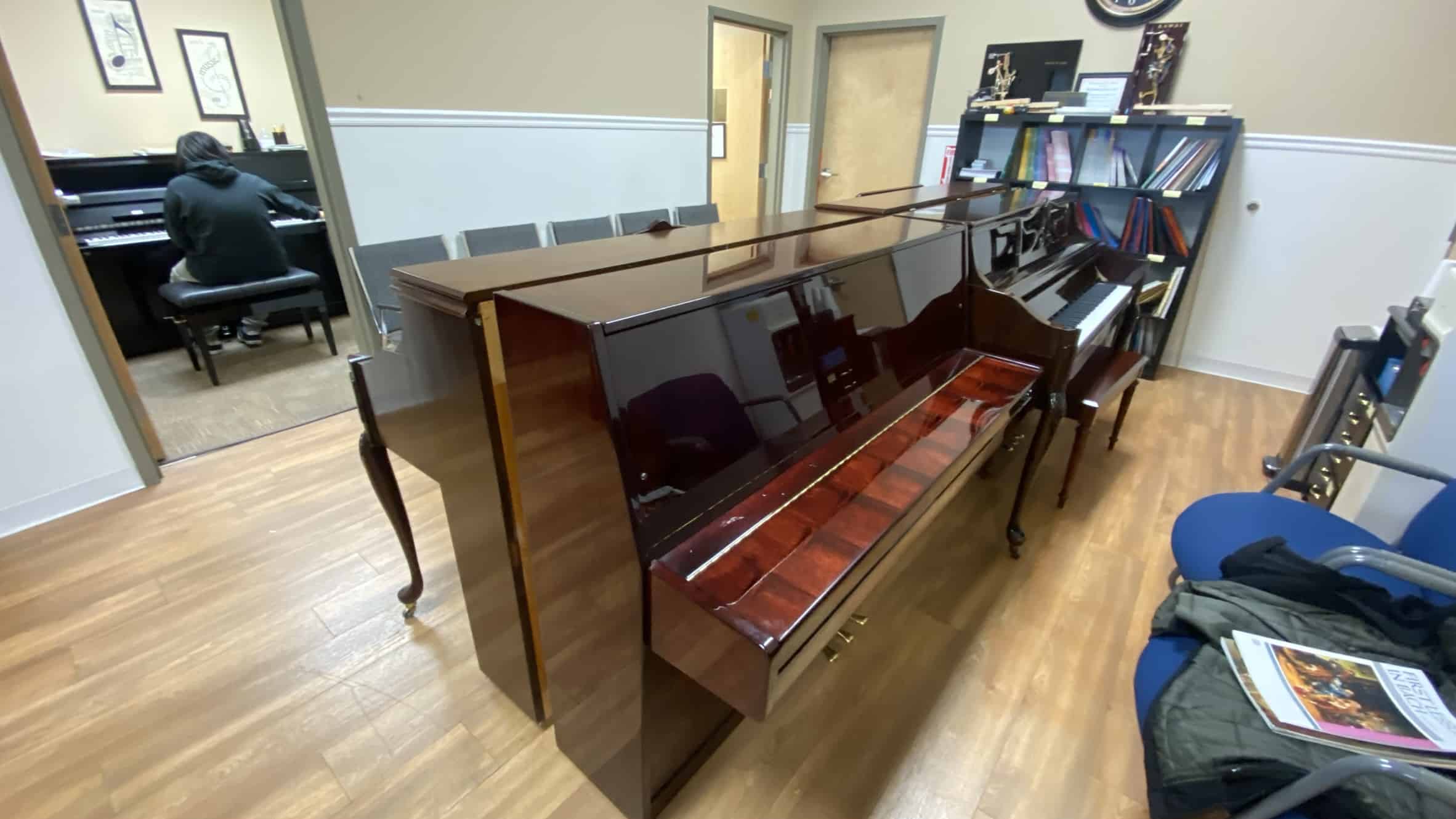 J. Strauss & Son model 111 mahogany polish upright piano - Image 3